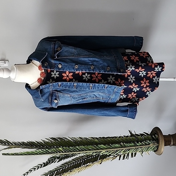 LuLaRoe Randy with floral print body and gray sleeves - Picture 2 of 11